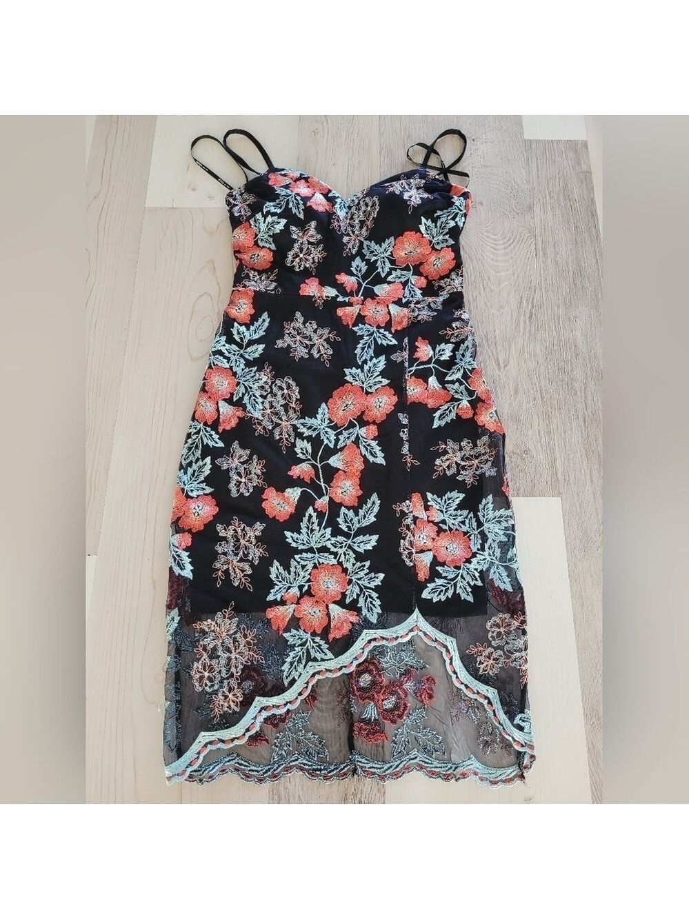 Guess Women’s Knee-Length Dress Sleeveless Halter, Embroidered Floral, Size 6